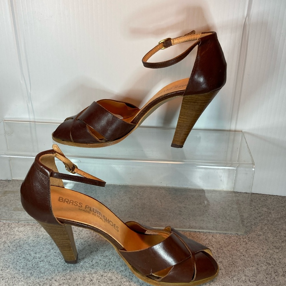 Vintage 80’s Brass Plum Shoes size 5 brown leather‎ ankle strap wood stack heels